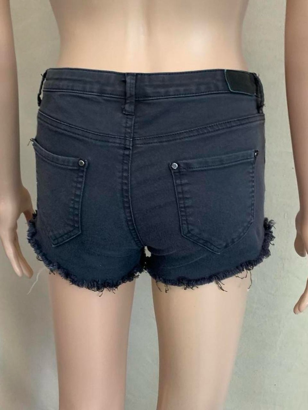 Zara Reworked Cutoff Shorts - Picture 4 of 7
